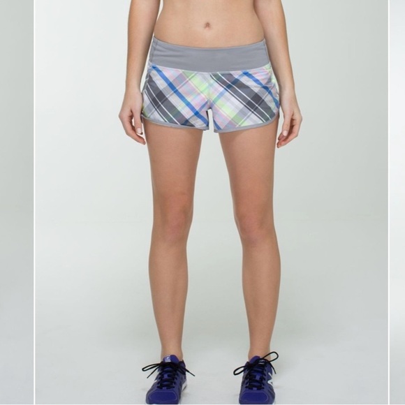 Lululemon Run: Speed Short *2-way 
Stretch Size 6 - Picture 1 of 13